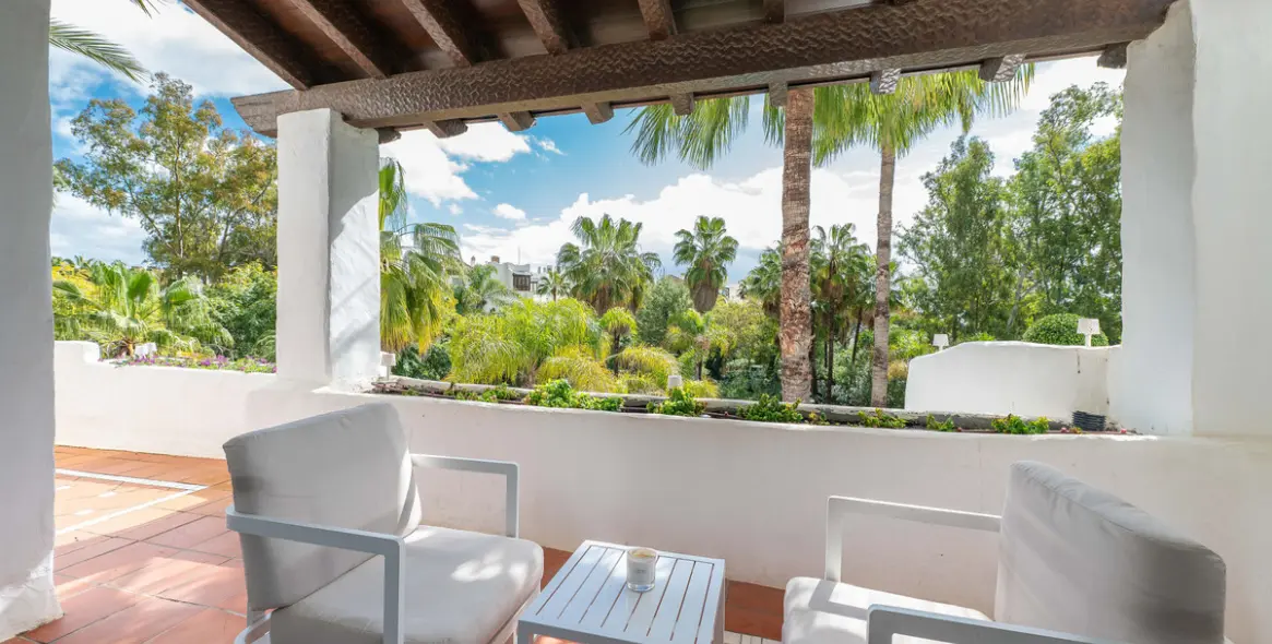 Long-term rent of penthouse duplex in Puerto Banús 5