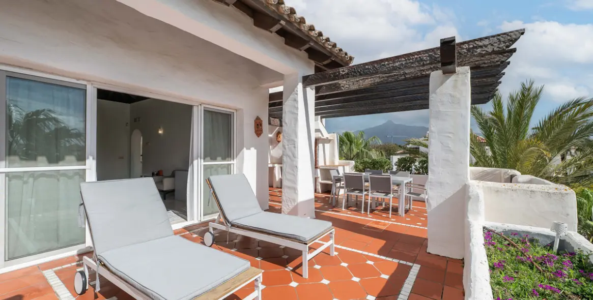 Long-term rent of penthouse duplex in Puerto Banús 10