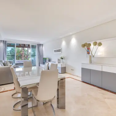 Short-term rent of penthouse duplex in Puerto Banús