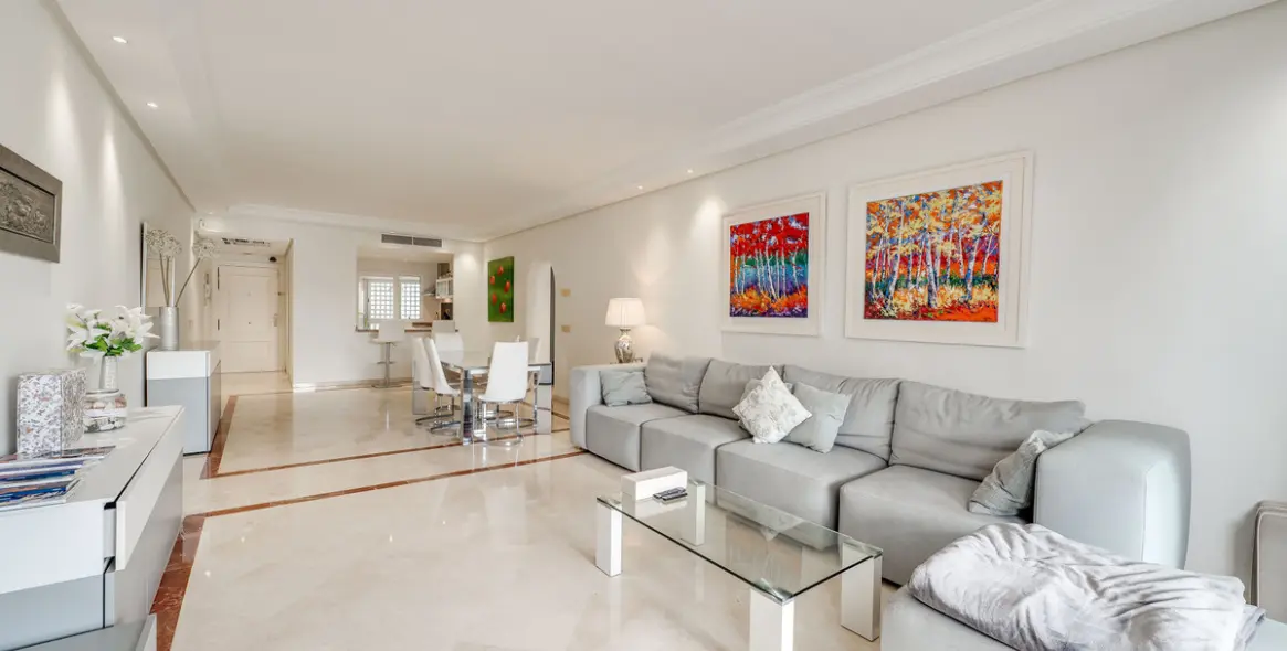 Short-term rent of penthouse duplex in Puerto Banús 4