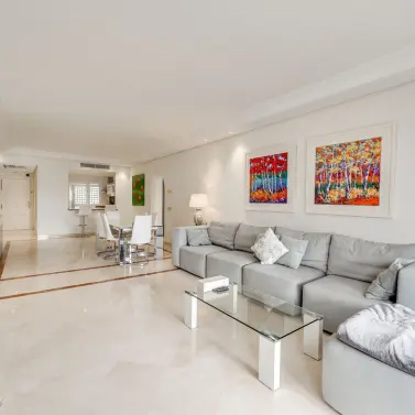 Short-term rent of penthouse duplex in Puerto Banús