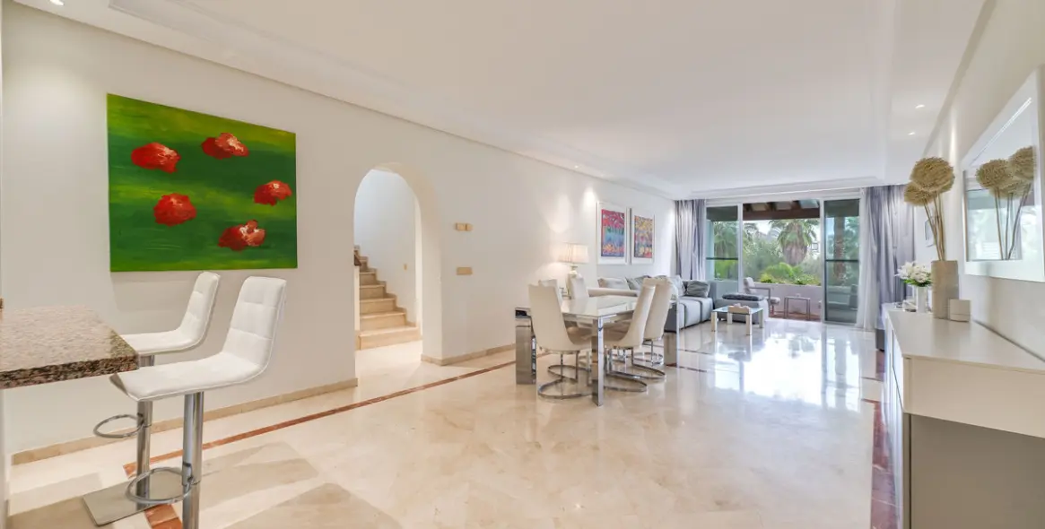Short-term rent of penthouse duplex in Puerto Banús 7