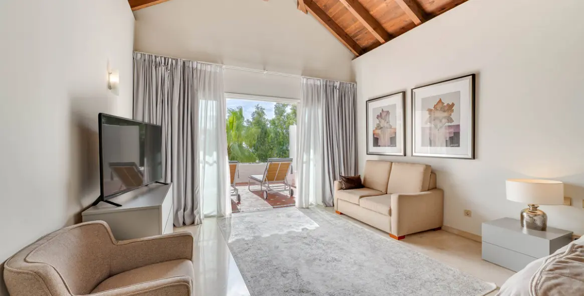Short-term rent of penthouse duplex in Puerto Banús 9