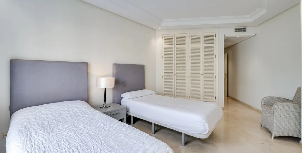 Short-term rent of penthouse duplex in Puerto Banús 19