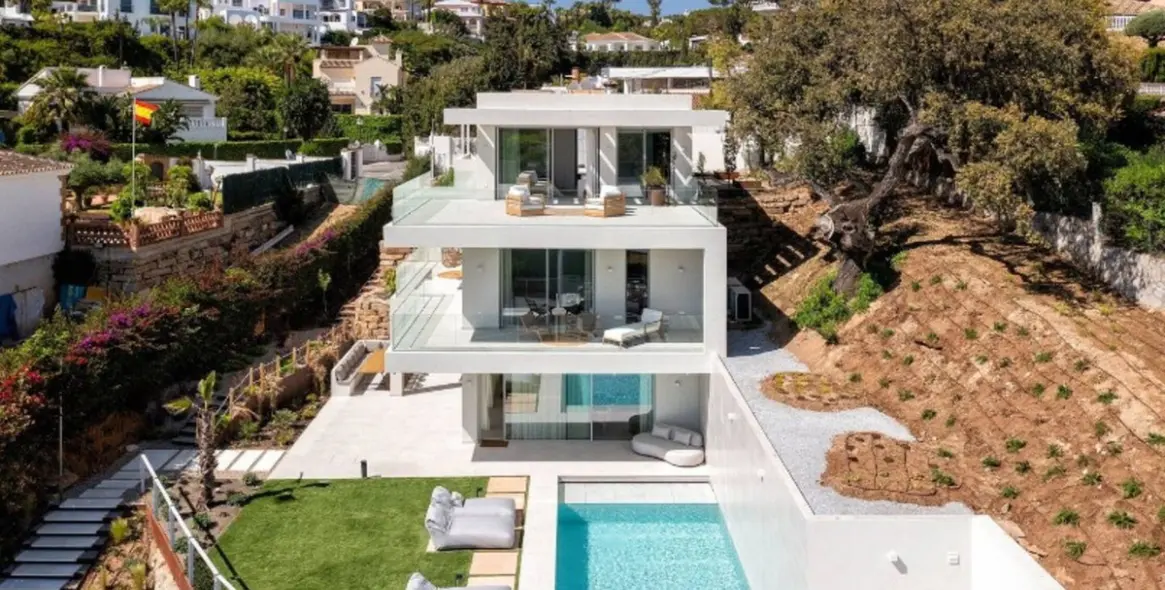 Краткосрочная аренда  отдельно стоящей виллы в Elviria 1