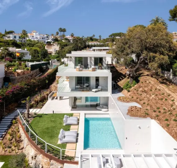 Краткосрочная аренда  отдельно стоящей виллы в Elviria