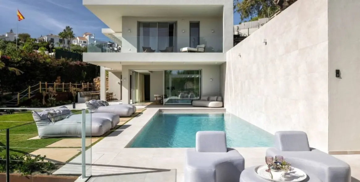 Краткосрочная аренда  отдельно стоящей виллы в Elviria 12