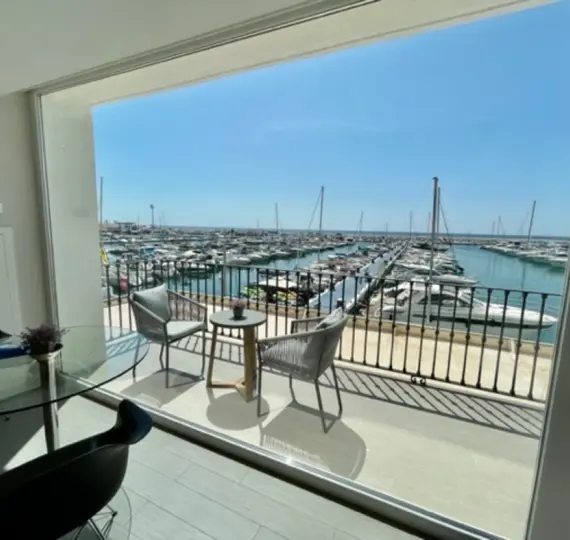 Short-term rent of middle floor apartment in Puerto Banús