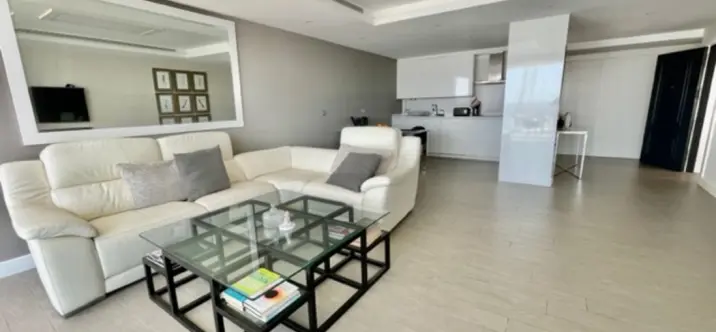 Short-term rent of middle floor apartment in Puerto Banús 2