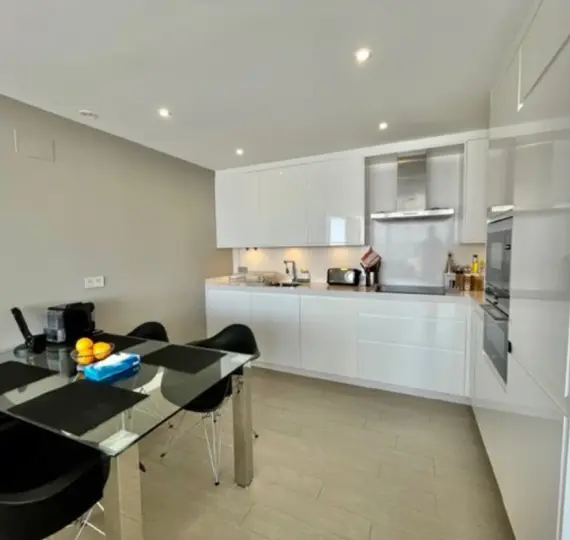 Short-term rent of middle floor apartment in Puerto Banús