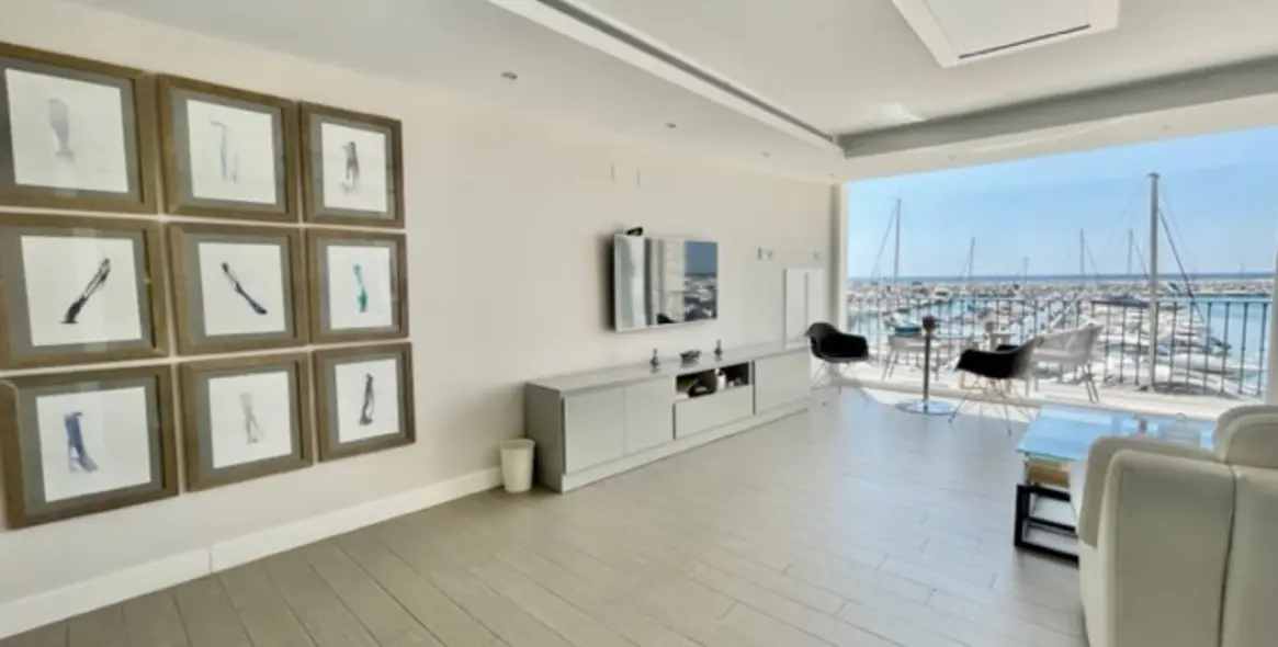 Краткосрочная аренда апартаментов на среднем этаже в Puerto Banús 8