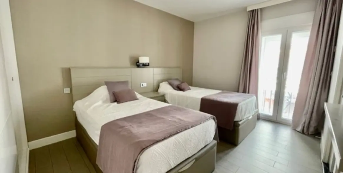 Краткосрочная аренда апартаментов на среднем этаже в Puerto Banús 11