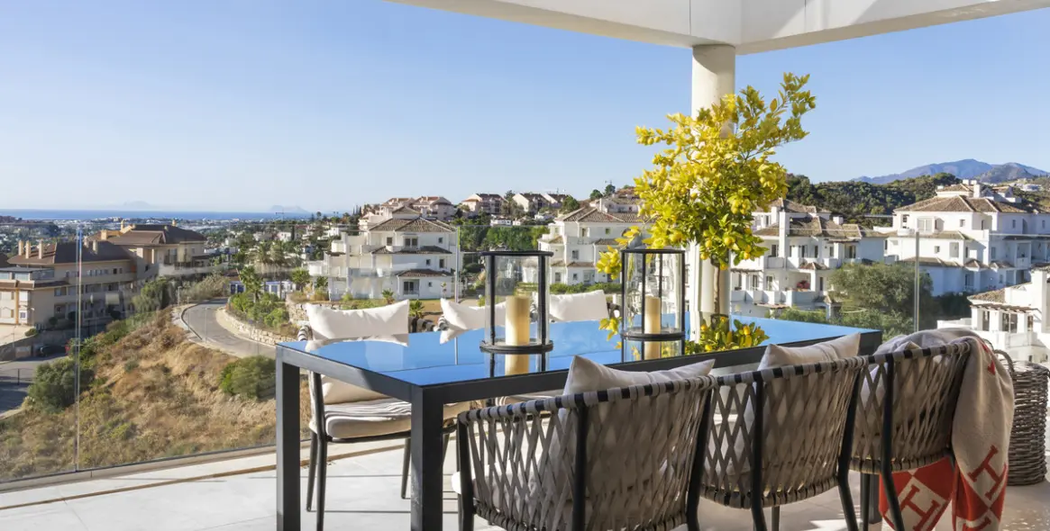 Long-term rent of penthouse duplex in Nueva Andalucía 4