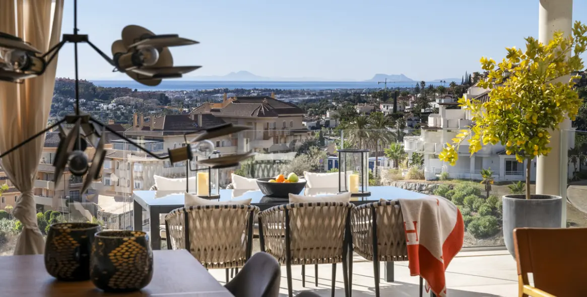 Long-term rent of penthouse duplex in Nueva Andalucía 11