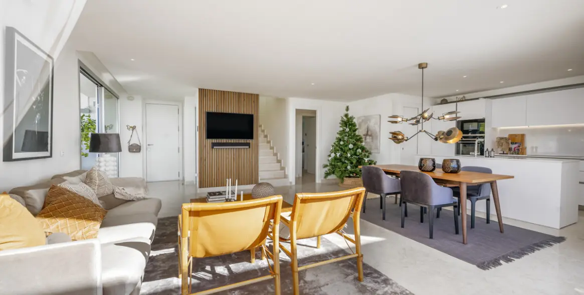 Long-term rent of penthouse duplex in Nueva Andalucía 15