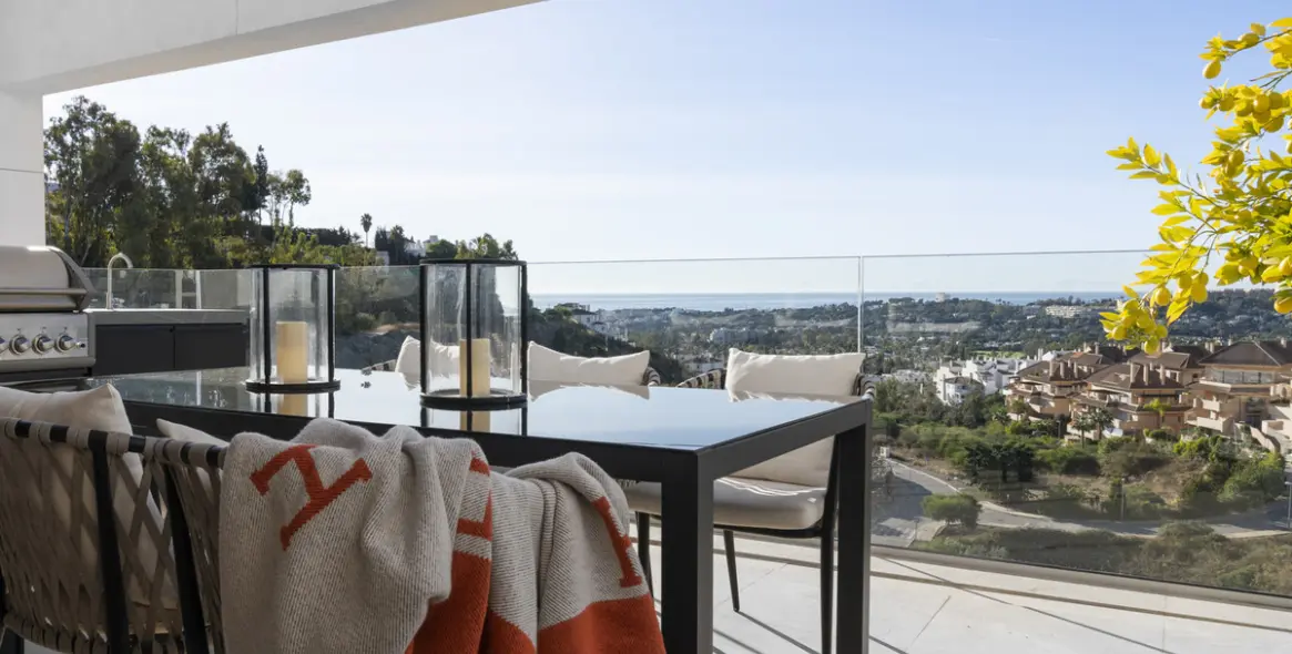 Long-term rent of penthouse duplex in Nueva Andalucía 19