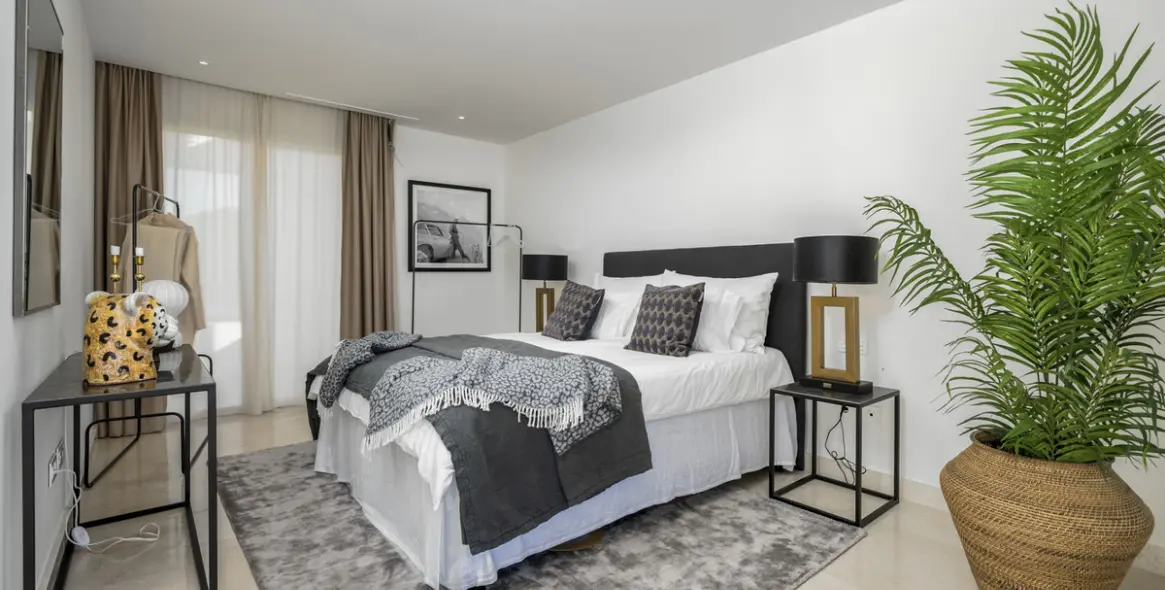 Long-term rent of penthouse duplex in Nueva Andalucía 22