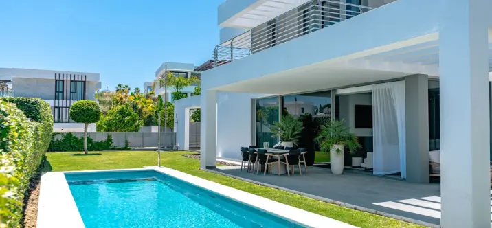 Long-term rent of detached villa in Cancelada 0