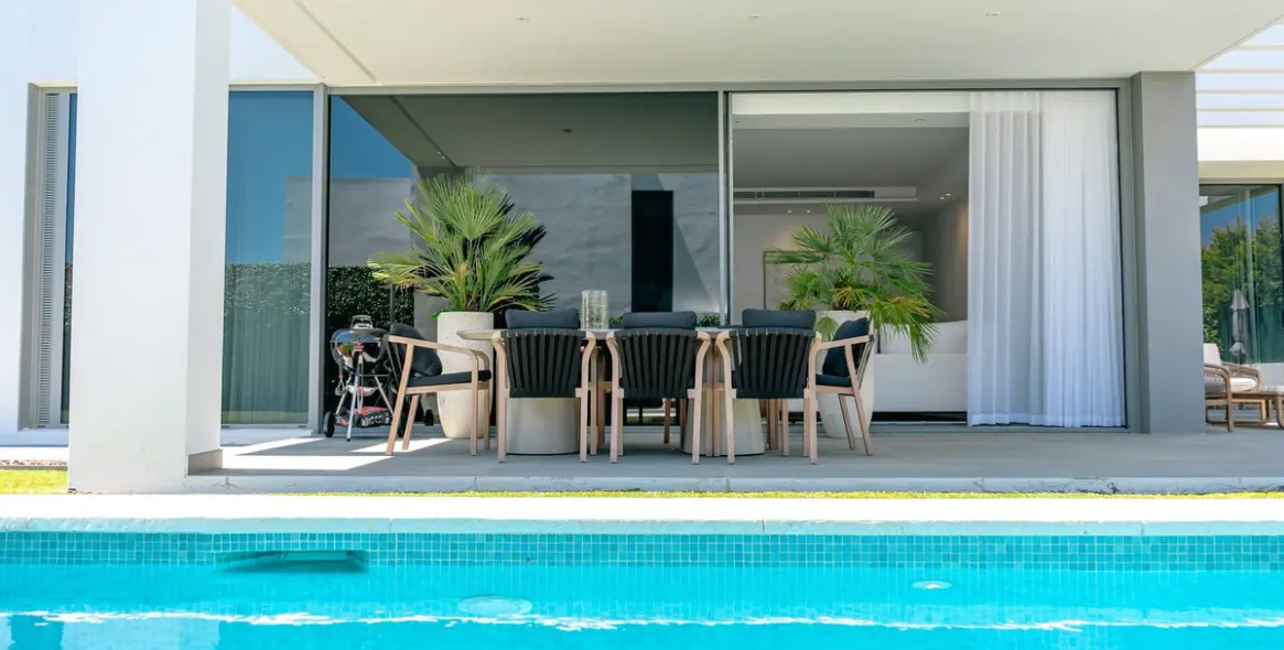 Long-term rent of detached villa in Cancelada 2