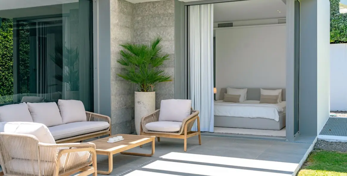 Long-term rent of detached villa in Cancelada 25