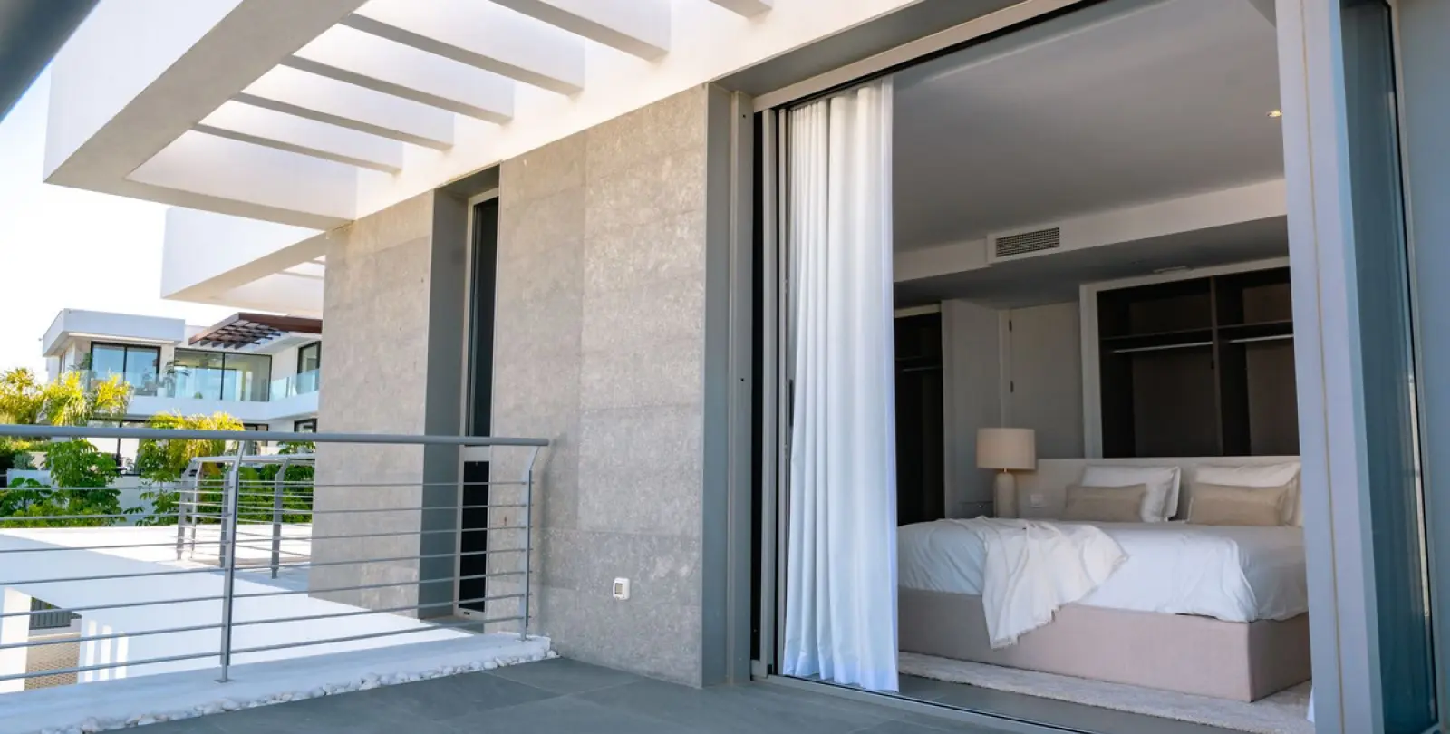 Long-term rent of detached villa in Cancelada 18