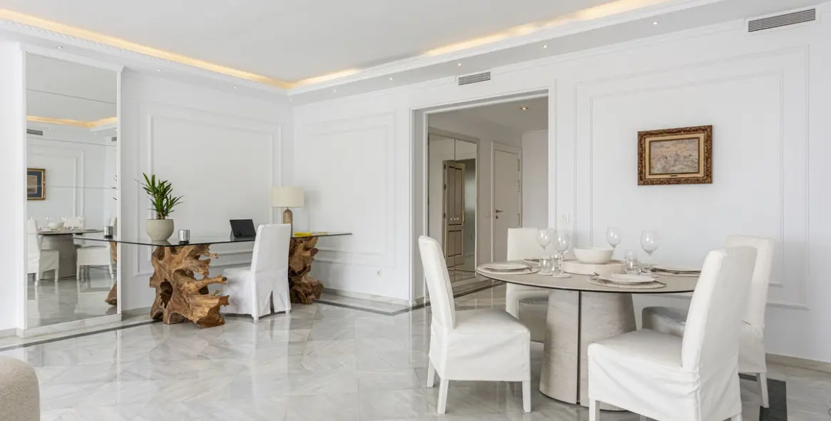 Краткосрочная аренда апартаментов на среднем этаже в The Golden Mile 6