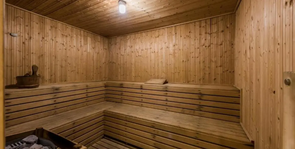 Short-term rent of middle floor apartment in The Golden Mile 36