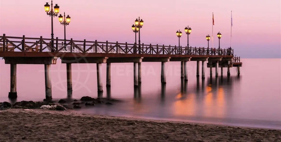 Short-term rent of middle floor apartment in The Golden Mile 38