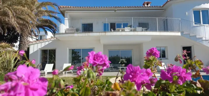 Краткосрочная аренда  отдельно стоящей виллы в El Chaparral 0