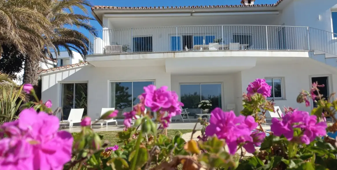 Alquiler a corto plazo de villa independiente en El Chaparral 2