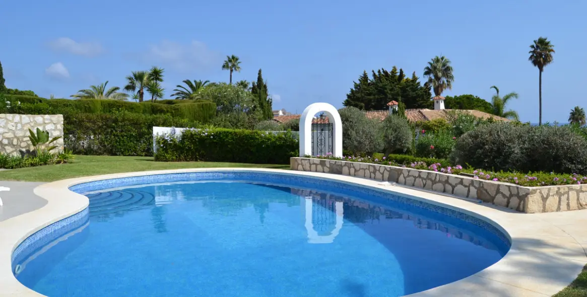 Alquiler a corto plazo de villa independiente en El Chaparral 3