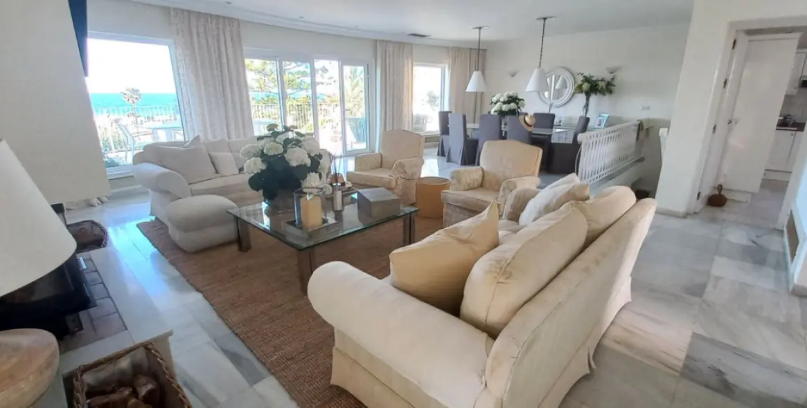 Alquiler a corto plazo de villa independiente en El Chaparral 8