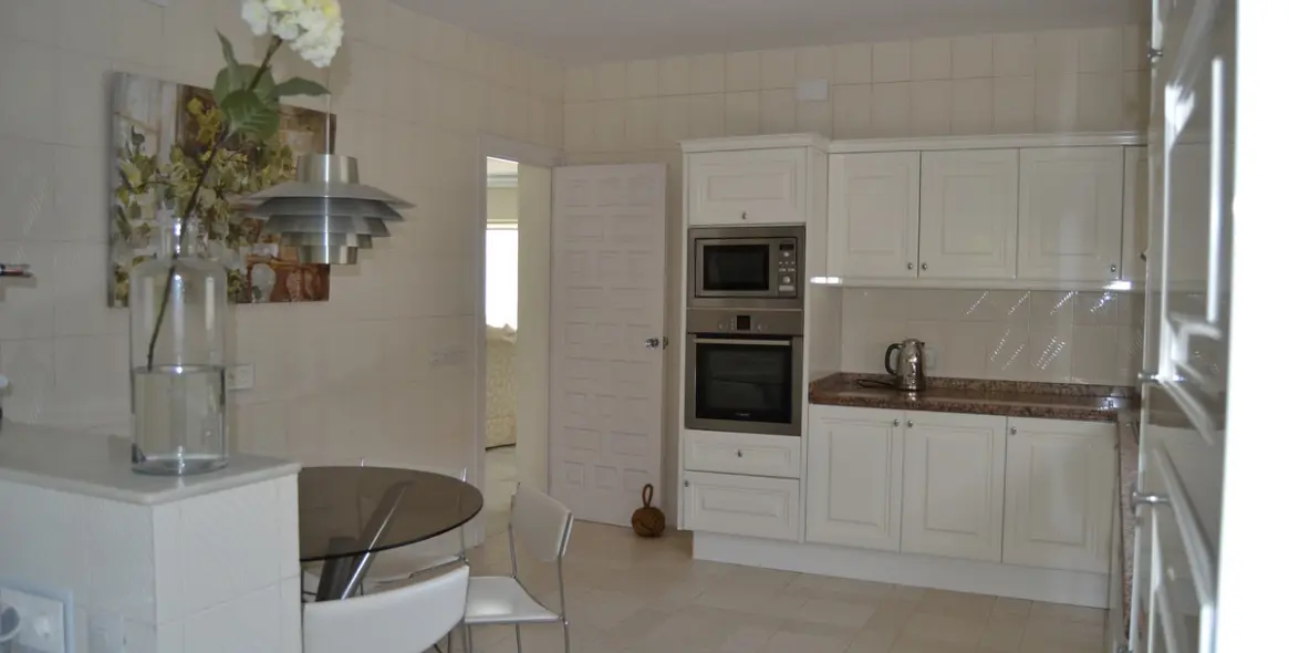 Alquiler a corto plazo de villa independiente en El Chaparral 15