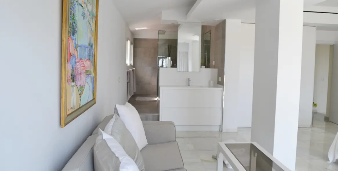 Alquiler a corto plazo de villa independiente en El Chaparral 23