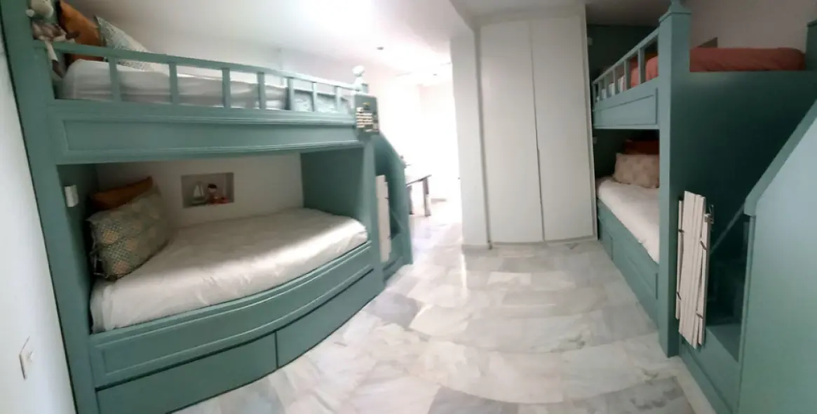 Alquiler a corto plazo de villa independiente en El Chaparral 35