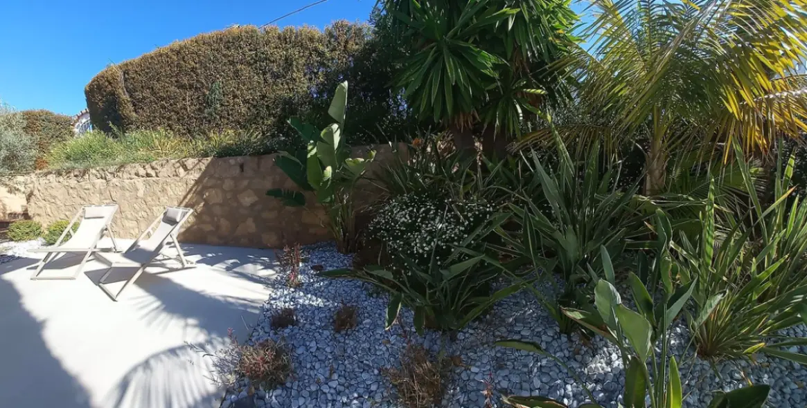 Alquiler a corto plazo de villa independiente en El Chaparral 37