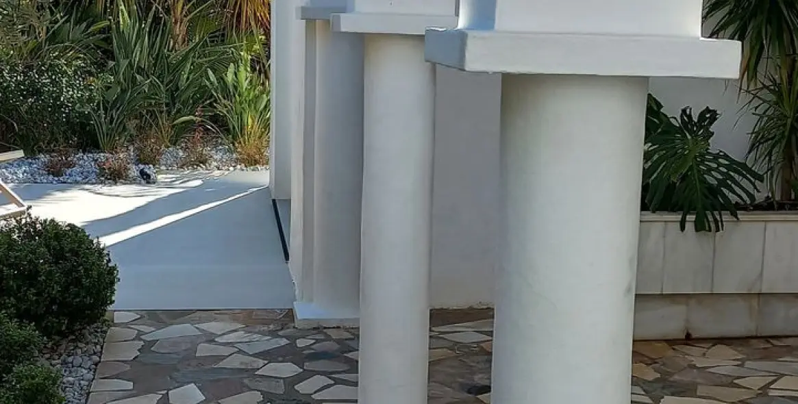 Alquiler a corto plazo de villa independiente en El Chaparral 39