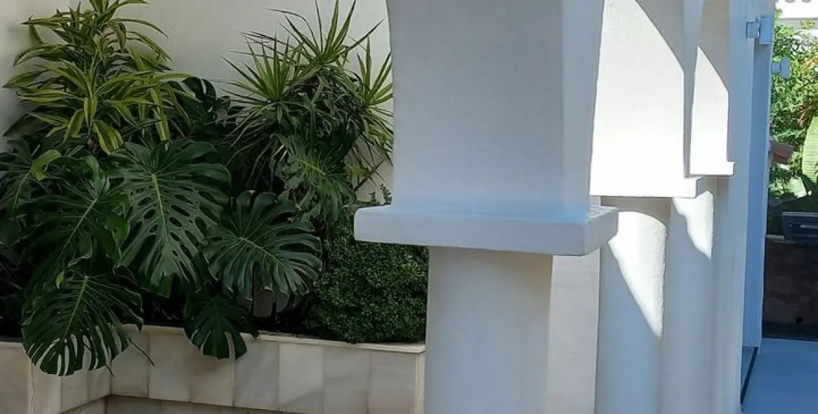 Alquiler a corto plazo de villa independiente en El Chaparral 40