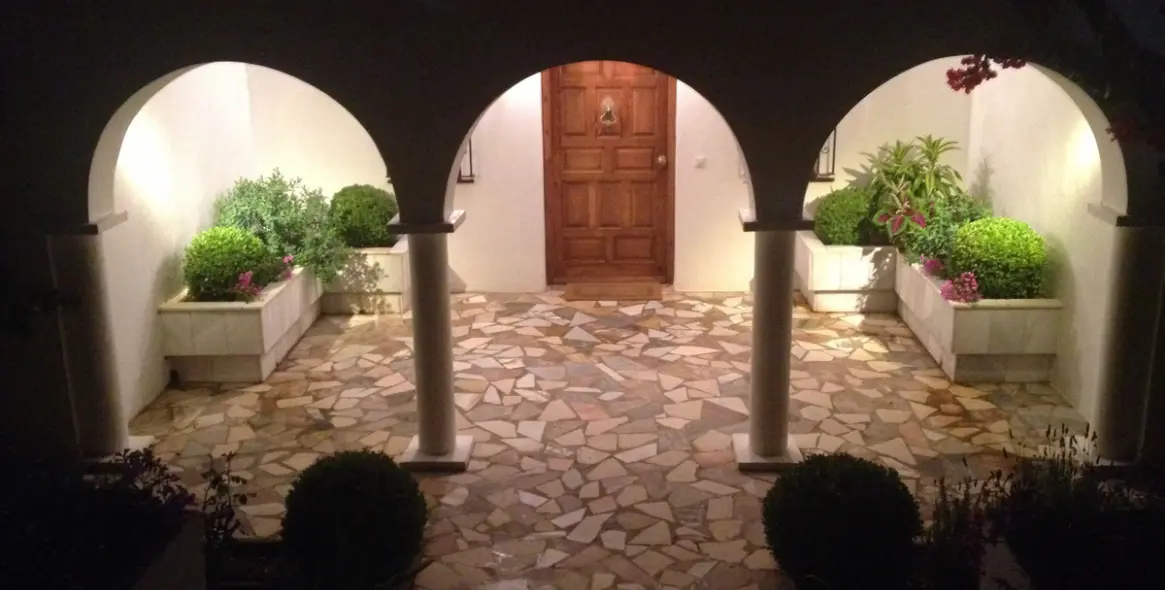 Alquiler a corto plazo de villa independiente en El Chaparral 41