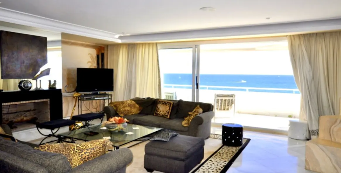 Short-term rent of middle floor apartment in The Golden Mile 4