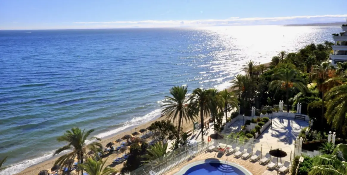 Short-term rent of middle floor apartment in The Golden Mile 6