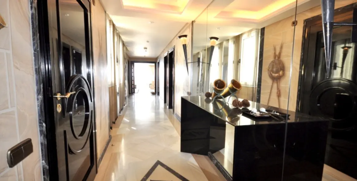 Short-term rent of middle floor apartment in The Golden Mile 8