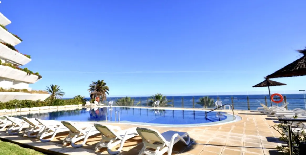 Short-term rent of middle floor apartment in The Golden Mile 9