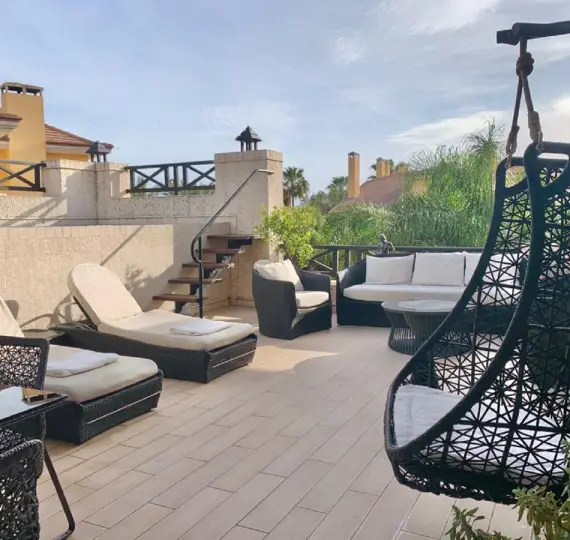 Short-term rent of penthouse duplex in Puerto Banús