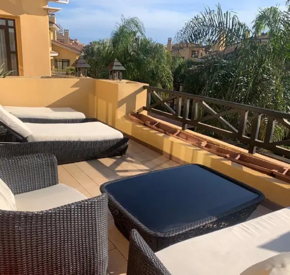 Short-term rent of penthouse duplex in Puerto Banús