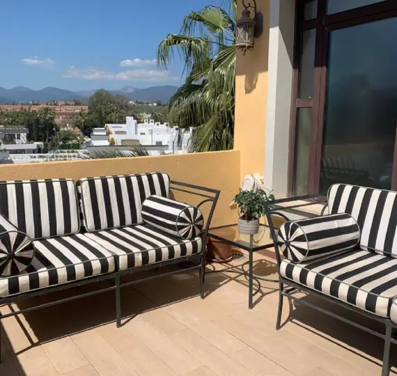 Short-term rent of penthouse duplex in Puerto Banús