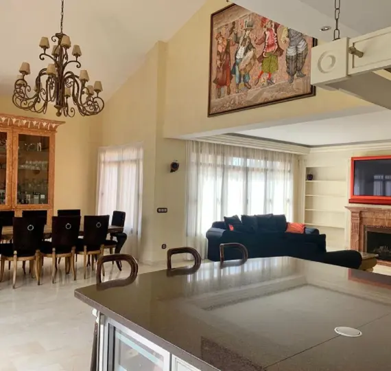 Short-term rent of penthouse duplex in Puerto Banús