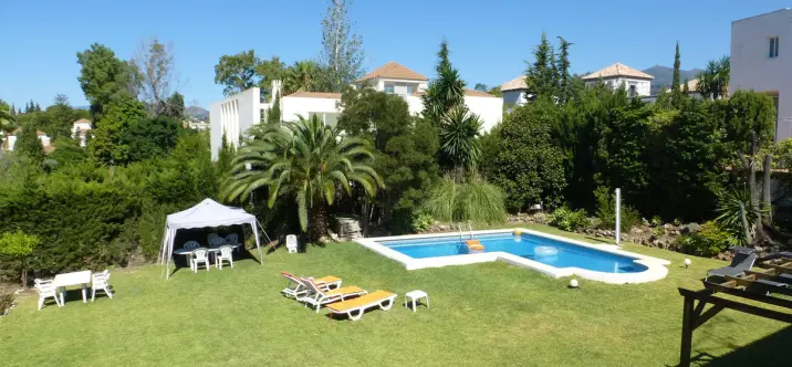 Краткосрочная аренда  отдельно стоящей виллы в Nueva Andalucía 0