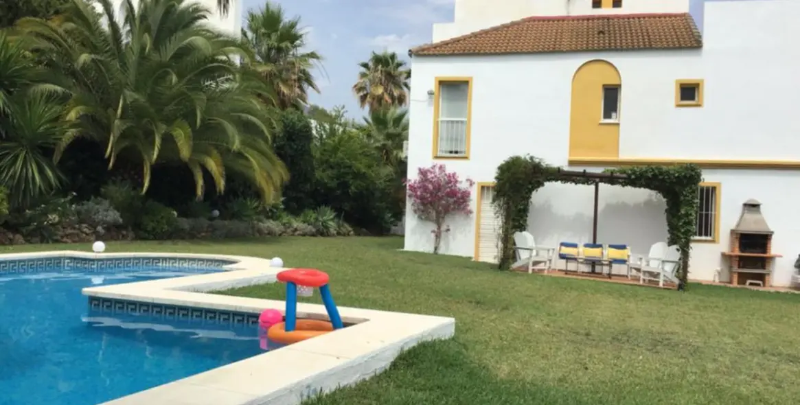 Short-term rent of detached villa in Nueva Andalucía 30