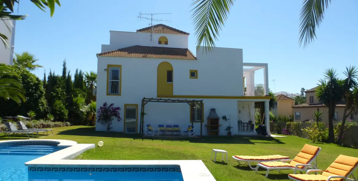 Short-term rent of detached villa in Nueva Andalucía 32